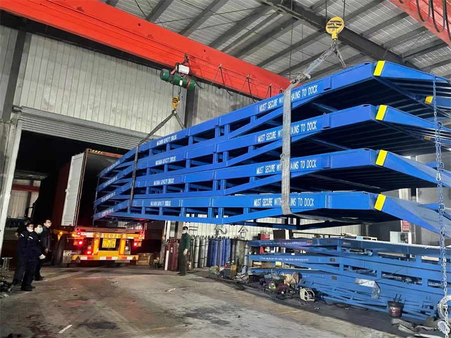 6 meters electric scissor lift platform used for aerial work